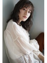 イリ(iri) 〈iri〉ミディアム/ウェーブ/前髪パーマ