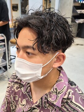 エリマ 調布(elima) 短髪スパイラル/ツーブロック/かき上げバング/センターパート