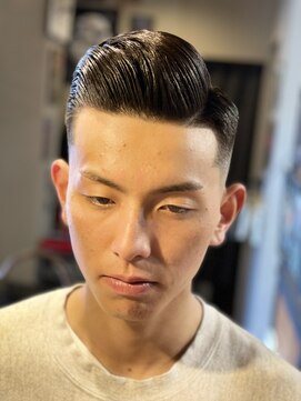 バーバー スタジオ ラフテル(Barber Studio RAFTEL) パートスタイル