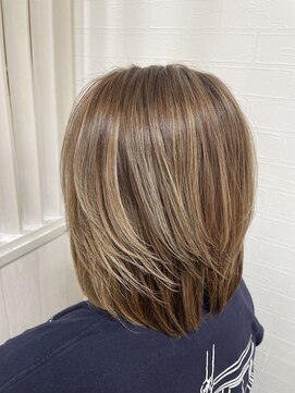 エルゴ 川崎西口(ergo) イヤリング、ハイライトカラー