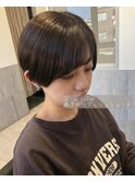 重め×丸み前髪あり 前下がりマッシュショート
