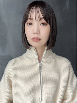 アンガーデン(Une GARDEN) マチルダボブ　束間前髪　グレーベージュ