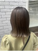 【オリーブベージュ×外はねボブ】