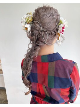 ニュート(Neut ) サイド三つ編み編みおろしアレンジ/成人式ヘアセット/名古屋