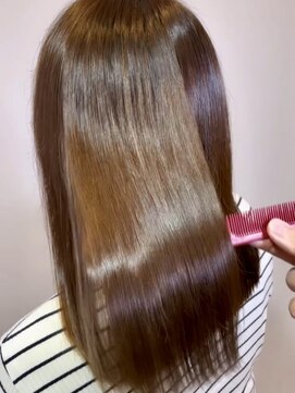 レヴィア(REVIA) 髪質改善トリートメント艶髪