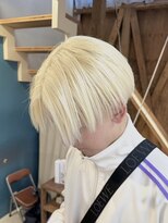 マニア(mania.)&nbsp;ホワイトブロンドメンズハイトーンホワイトマッシュセンター分け