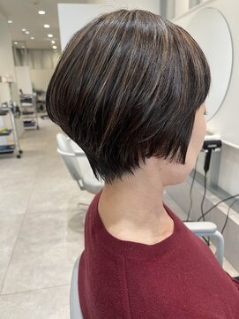 レム 溝の口(REM) 丸みショート×白髪ぼかし【溝の口美容室】