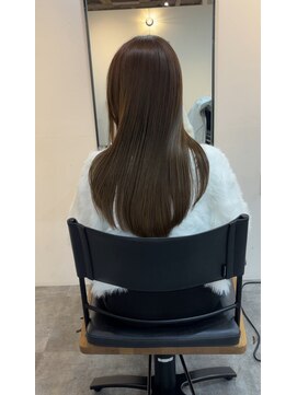 オリーブベージュ