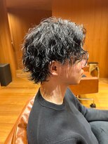 フリック(FLICK) センターパートウルフ波巻きスパイラルパーマ