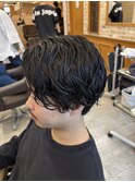 センターパート×シャドウパーマ