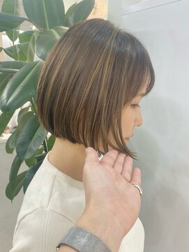 hair salon Heir【4月19日NEW OPEN(予定)】 50代女性に似合う上品白髪ぼかしショートヘア