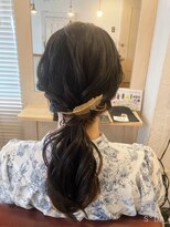 アミティエ(amitie)&nbsp;ゆるふわローポニーテール