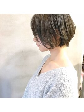 ミント(mint) ほつれ感ショートボブ&赤み除去カーキグレー♪