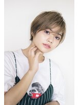 ピズム(PISM) 耳かけカジュアルイメチェンショート/フォギーベージュ 