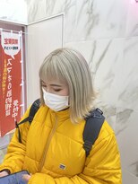 リー 梅田(Lee)&nbsp;ホワイトベージュ×切りっぱなしボブ