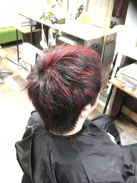 ヘアースペース 練馬店(hair space COCO) 赤い細めメッシュ(マニパニ使用)