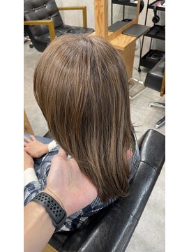 モイ(moy) 脱白髪染め/白髪ぼかし/ハイライト/グラデーションカラー/浅草