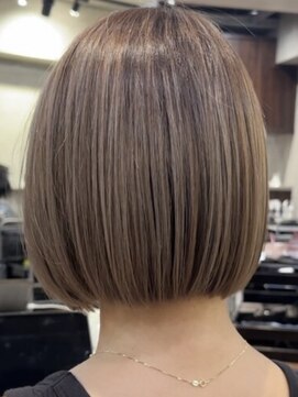 ヨロ 小岩(YOLO) ハイライトカラーミルクティーベージュケアブリーチダブルカラー