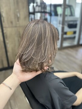 ヴィフ 大船(VIF) レイヤーカットくびれヘアカットハイライトカラーケアブリーチ