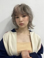 シーカ ニカイ(siika NIKAI) こなれミディのハイトーンデザインカラー