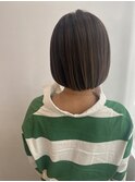 オリーブカラー＋切りっぱなしボブ