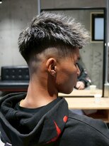 メッツ 原宿(METS)&nbsp;MEN'S/ツイストスパイラル×ハイライト×短髪フェード/ブリーチ