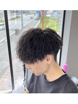 オーラ(AuRa)&nbsp;縦落ちツイスパ×刈り上げマッシュ