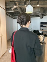 アヴェル 自由が丘(Avelle)&nbsp;上品まとめ髪アップスタイル くるりんカールシニヨン