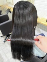 カーラ(Cara)&nbsp;赤みを抑えた地毛風カラー × アッシュブラウン