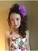 無造作ルーズが個性際立つ☆花飾りアレンジ