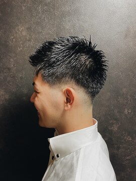 ヒロギンザ 浜松町店(HIRO GINZA) 黒髪×フェードカット 浜松町/ヒロ銀座/理容室