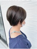 ショートボブ×オリーブベージュ
