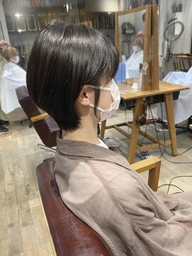 ヴァンクシー バイ ルナ(VANKCY by Luna) 耳かけショート ショートボブ 20代 30代 黒髪 大人ボブ ショート