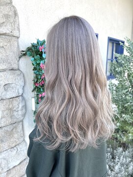 シェミール(CHEMIR) 赤みなし透明感カラー×ホワイトベージュ【四日市】