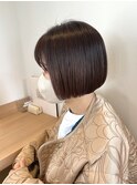 ミニボブ×抜け感ブラウン