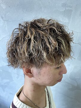 ウシワカマルイースト(ushiwakamaru East) ツイストスパイラル+ハイライトカラー