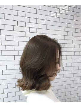 ジーナ 梅田(Zina) オリーブベージュ