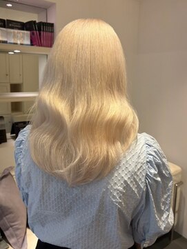 ベレーザ 渋谷(BELEZA) 8803ニュアンスカラーホワイトアッシュハイトーンカラー韓国ヘア