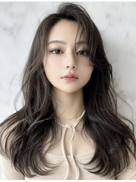 トリア(the tria) 顔まわりカット/レイヤースタイル