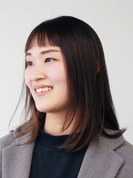 シルフィ(sylph) 前髪ぱっつん_美髪で大人可愛いストレートヘア♪