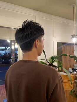 ヘアー カラーズ(HAIR COLORS)の写真/男性も通いやすいサロン♪高い技術力で、トレンドを取り入れた似合わせスタイルに！メンズの支持率も高い☆