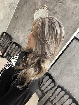 リリー ヘアーアンドビューティー(Lily) バレイヤージュ