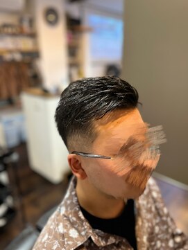 メンズ ヘアー ジーズ(Men's hair G's) ミドルフェード×サイドパート