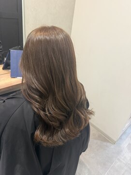 ロミバイリー(Romi by Lyee) ベージュカラー