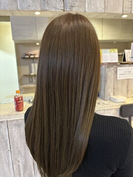 エミュー(emue) 20代30代/ミディアム/セミロング/艶髪オリーブベージュ