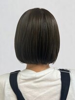 ロカ バイ ティアトロ ヘア サロン(ROCA by teatro hair salon)&nbsp;オリーブアッシュ 透明感カラー 髪質改善 切りっぱなしボブ 20代