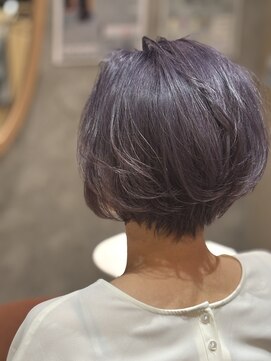 カナモロカ(CANAMO ROCA) 白髪ぼかしショート