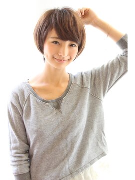 レウナ 外苑前(Reuna) 黒髪でも可愛く決まる耳かけニュアンスショート