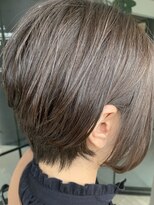 サーカス(circus)&nbsp;毛束感が決めて！大人ショートボブ