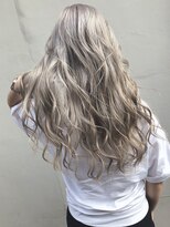 メリー(merry craftsman's factory) ホワイトシルバーベージュ ハイライトバレイヤージュアッシュ